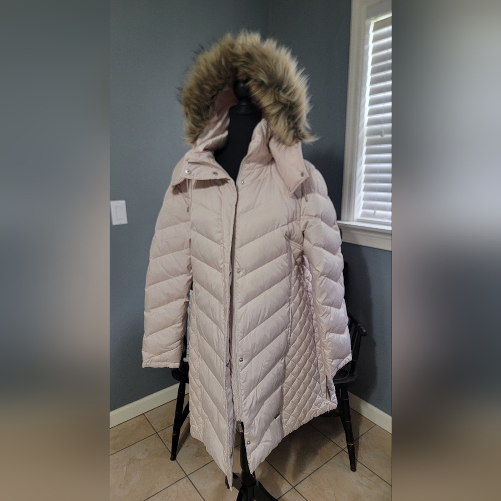 NWT Kenneth COLE Women's Quilted Coat with Faux Fur Hood